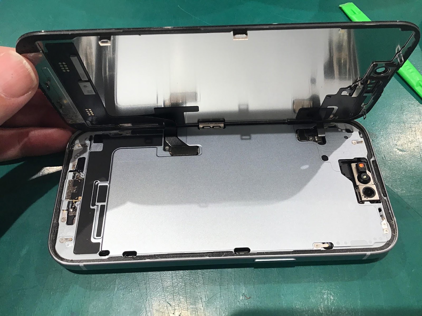 iPhone15の画面交換を承りました！【スマホ修理工房丸井錦糸町店】